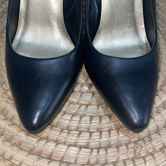 Steve Madden Nilla Black Leather Pumps - Picture 11 of 12